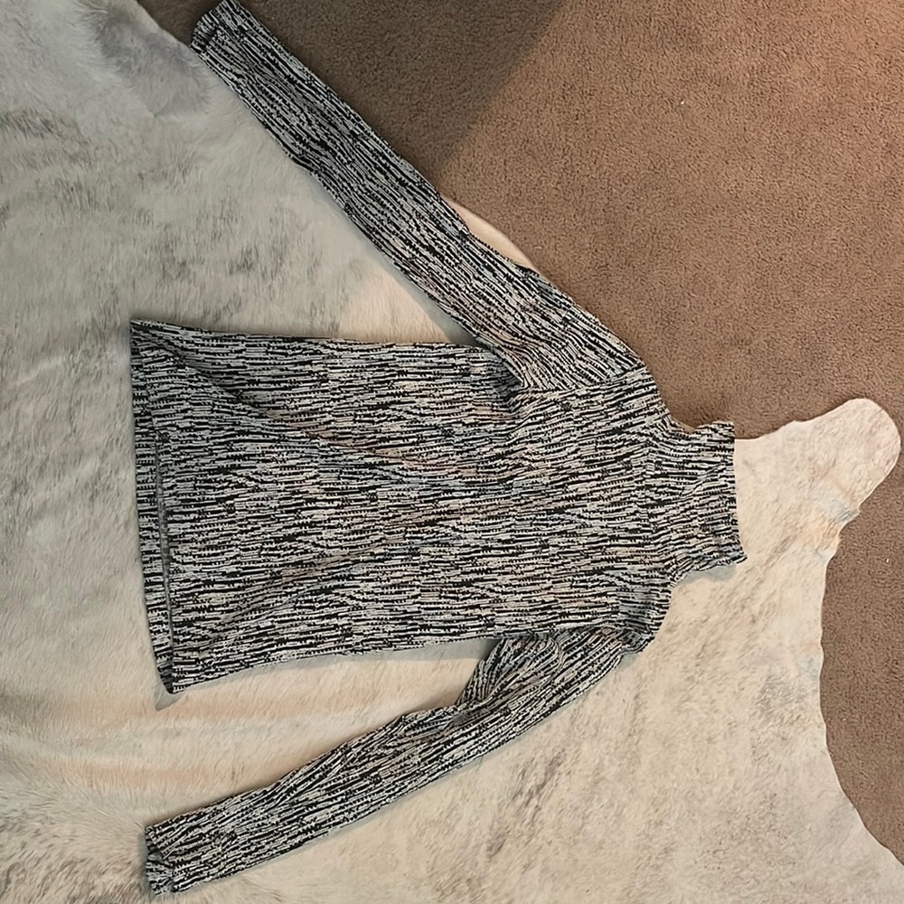 Athlete turtle neck shirt